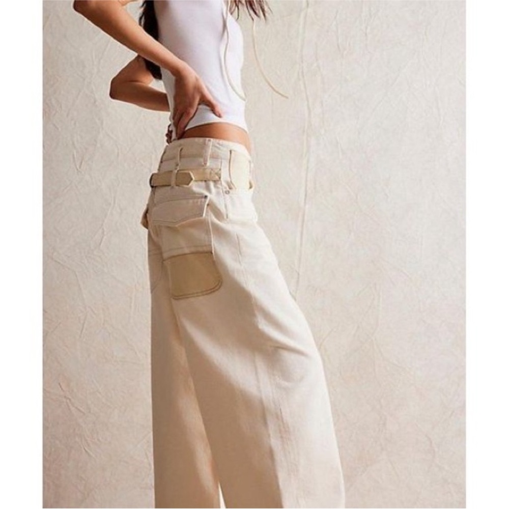 **NWT** We The Free Waterfalls Wide Leg Baggy Jeans - Picture 2 of 6